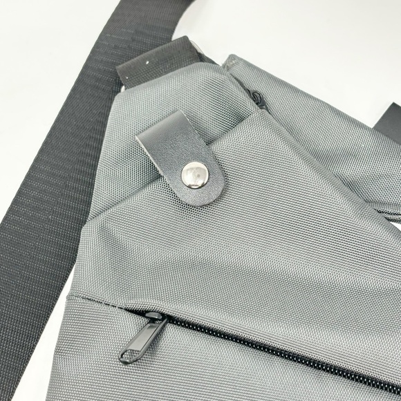 FSM Gray Nylon Saddle Shape Crossbody Bag Adjustable Multiple Pockets 9” X 11” - Picture 4 of 5